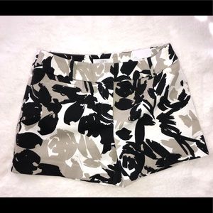 ⬇️$25 NWT Loft “The Riviera” Shorts, Size 6